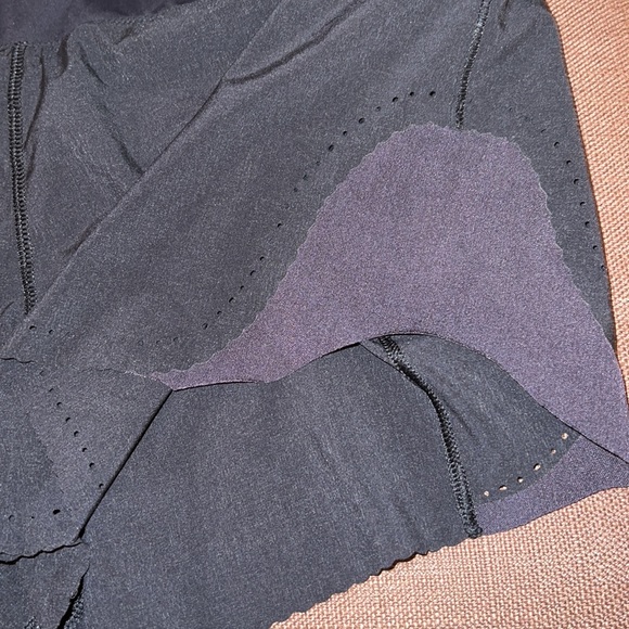 Lululemon Black Shorts size 6 - Picture 6 of 7
